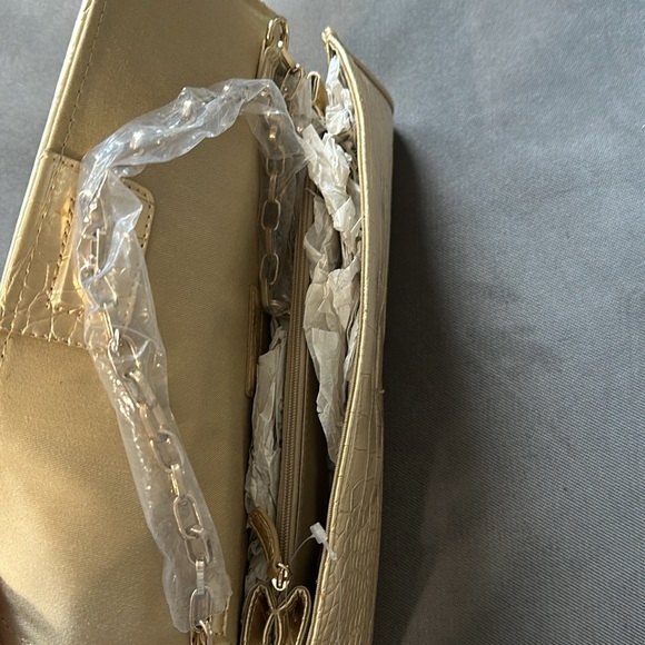NWT Loft Gold Croc Embossed Clutch with Gold Chain Strap Brand New Never Used - Picture 4 of 4
